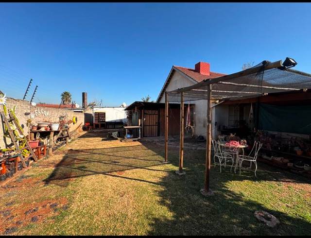 3 BEDROOM HOUSE FOR SALE IN RHODESFIELD